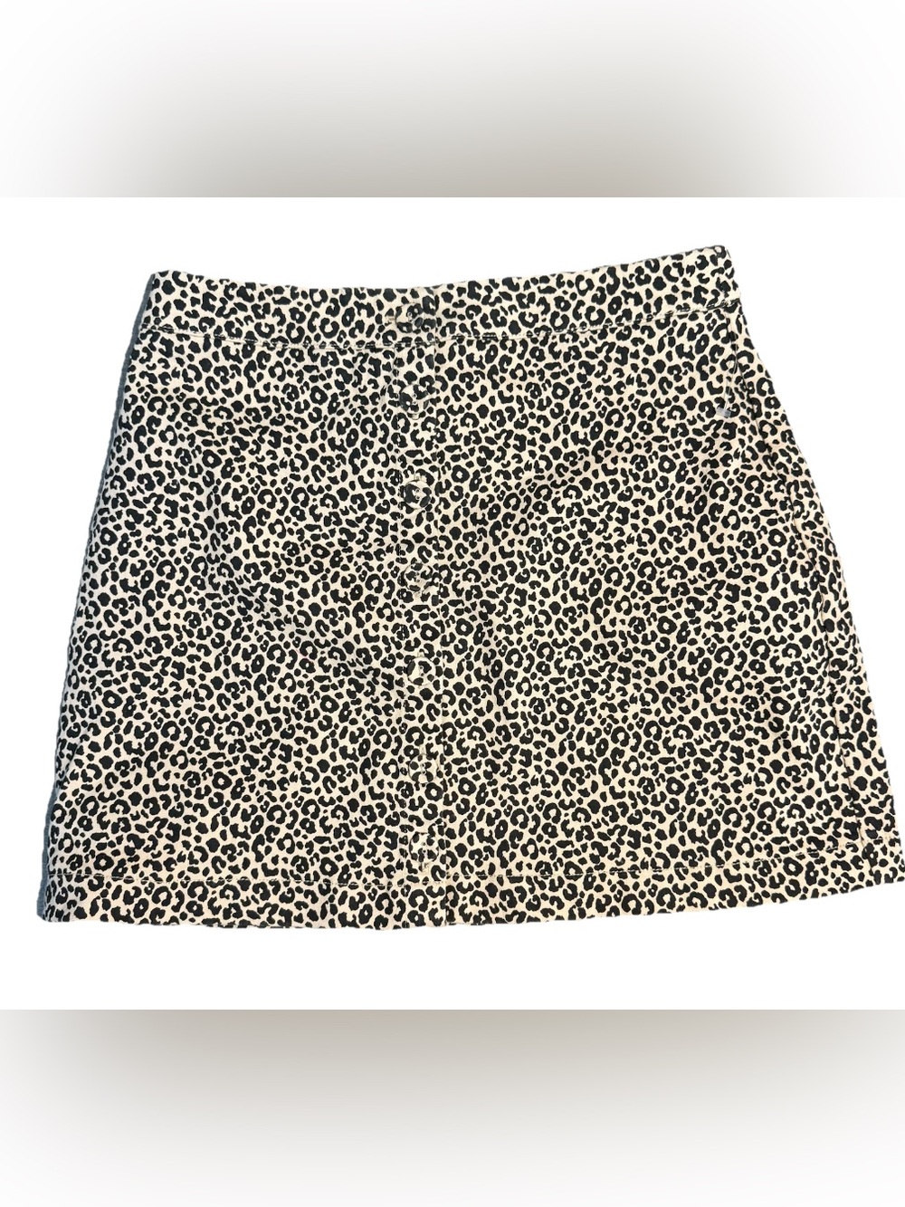 Forever 21 Leopard Print Button-Front Mini Skirt Size Medium